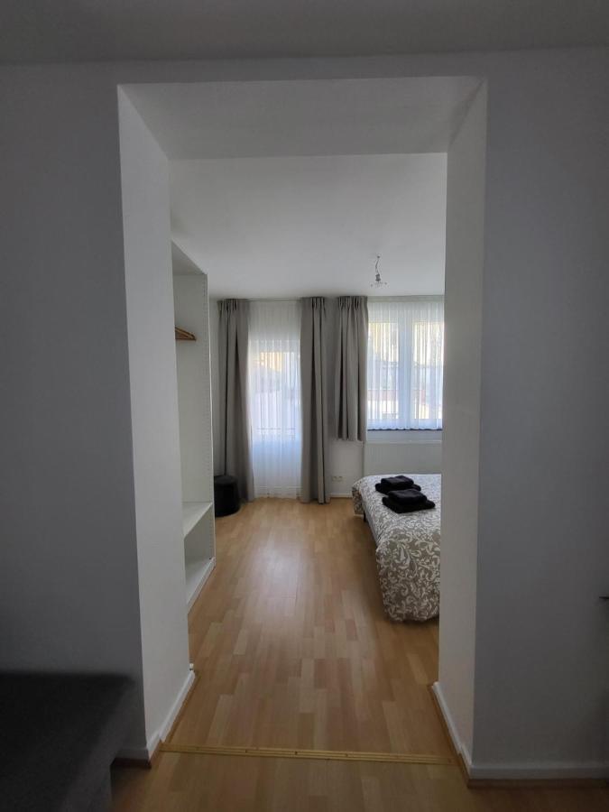 Studio Alicia, Idealement Situe Etterbeek Экстерьер фото