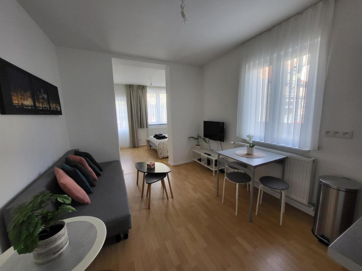 Studio Alicia, Idealement Situe Etterbeek Экстерьер фото